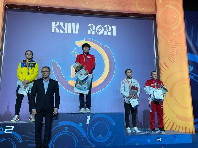 со страницы Айсулуу Тыныбековой в Facebook