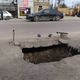 Фото читателя . Яма на улице Боталиева