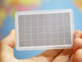 Самую маленькую в&nbsp;мире Библию, размером с&nbsp;кредитную карту, выпустили в&nbsp;Канаде 