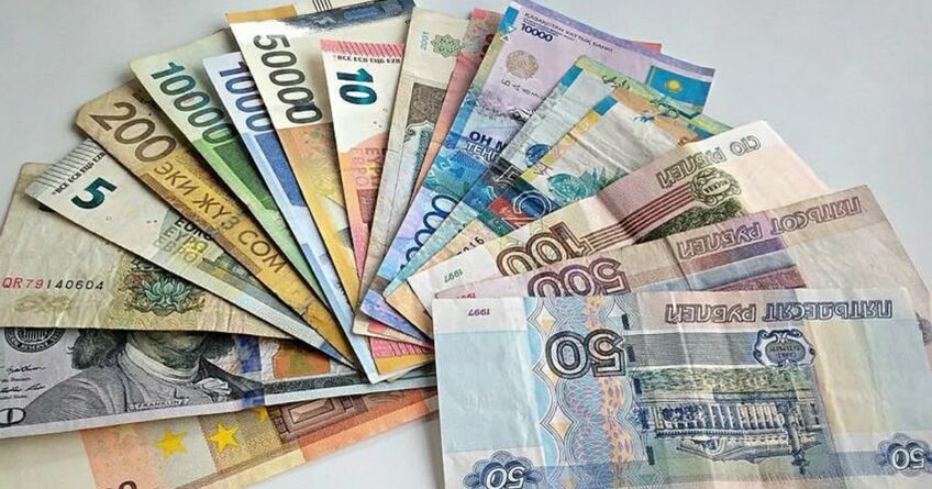 Сом заметно дешевеет: рубль и&nbsp;юань бьют годовые рекорды. Курс валют на&nbsp;4&nbsp;декабря 