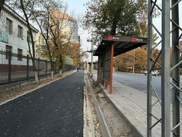 Мэра Бишкека приглашают вместе попрыгать, преодолевая препятствия у&nbsp;остановки 