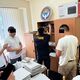 Фото ГКНБ. Обыск в кабинете подозреваемого