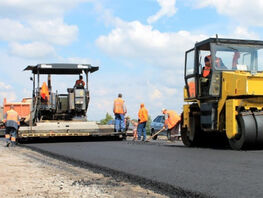 Завершена укладка первого слоя асфальта на&nbsp;автодороге Лебединовка&nbsp;&mdash; ГЭС-5 