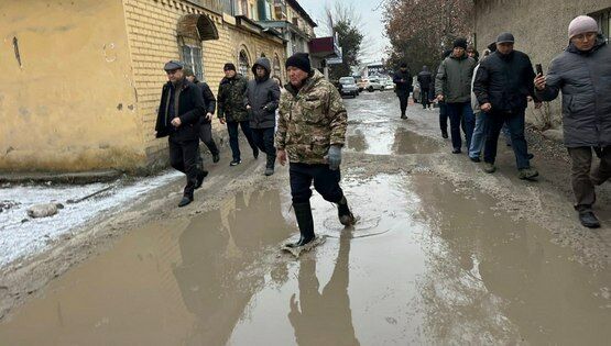 Лужи в&nbsp;Оше: мэру пришлось идти в&nbsp;поликлинику в&nbsp;резиновых сапогах 