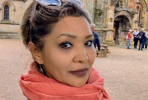 Писать на&nbsp;рассвете и&nbsp;жить судьбами героев. Шахсанем Мюррей о&nbsp;своем творчестве 