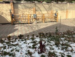 В&nbsp;Бишкеке строители незаконно проникли в&nbsp;чужой дом для установки техники 