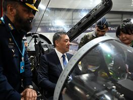 Садыр Жапаров оценил новейшие военные и&nbsp;авиационные технологии Пакистана 