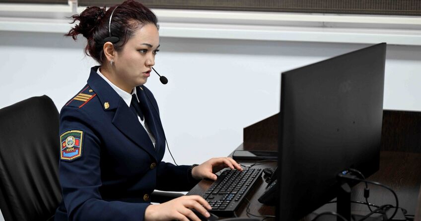 Президент Садыр Жапаров и&nbsp;глава ГКНБ посетили обновленное здание ГУВД Бишкека 