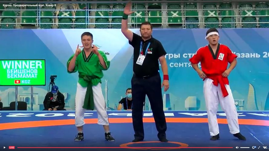 кадр из трансляции